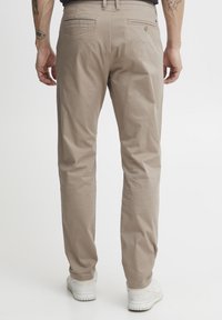 Solid SDJIM REGULAR FIT - Chino hlače - desert taupe