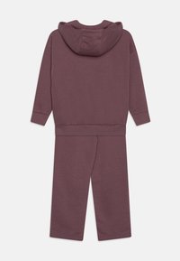 adidas Originals HOODIE KIDS UNISEX SET - Tracksuit bottoms - shadow fig