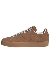 adidas Originals - STAN SMITH CS - Sporta apavi - brown desert   core white   gum Miniatūras attēls 1