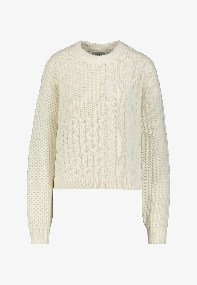Pull en maille couleur crème avec motifs mêlés de torsades et points texturés, manches longues, poignets et ourlet côtelés.