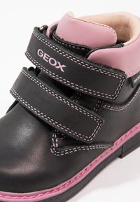 Geox GLIMMER WPF - Dětské boty - black