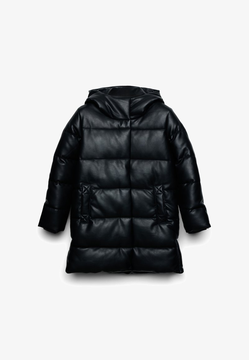 Schwarze Daunenjacke mit Kapuze, gestepptem Design, zwei Vorderaschen, aus glattem, glänzendem Material. Lange Ärmel und mittellange Schnittführung.