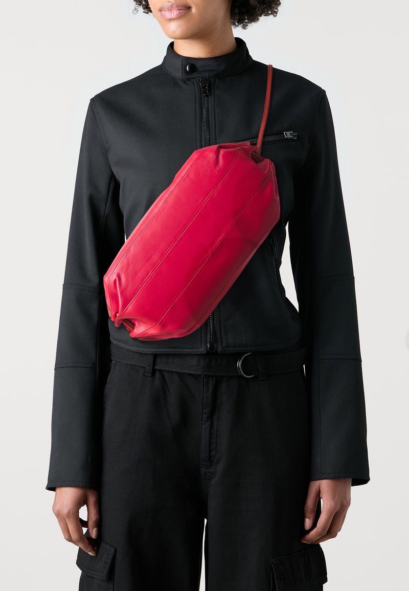 Marimekko KARLA - Keresztpántos táska - brick red/red
