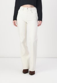 Tommy Hilfiger RELAXED BOOTCUT  - Bootcut farmer - ecru