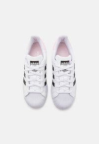 adidas Originals SUPERSTAR J UNISEX - Sneakers basse - footwear white/core black/clear pink