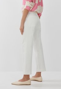 someday. CHENILA BRIGHT - Jean droit - off white