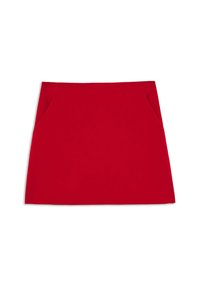 Rode mini-jurk met een eenvoudig ontwerp en voorzakken. Gemaakt van textiel met een structuur, heeft het een rechte snit en schone randen.