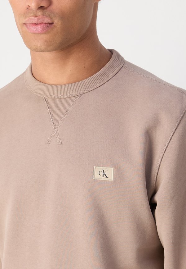 LABEL CREW NECK - Sweatshirt - taupe gray3