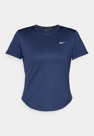Granatowa koszulka sportowa z krótkim rękawem, okrągłym dekoltem i logo Nike na piersi. Wykonana z gładkiego, lekkiego materiału.