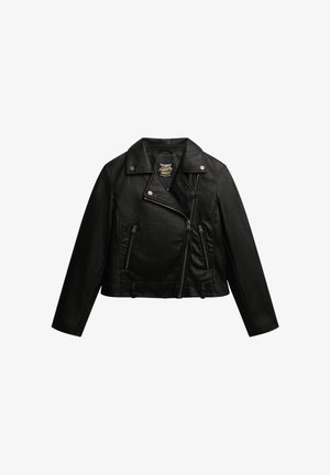 Schwarze Kunstleder-Bikerjacke mit einem Reverskragen, asymmetrischem Reißverschluss und mehreren Reißverschlusstaschen; taillierte Passform und glatte Textur.