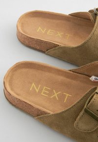 Next BUCKLE REGULAR FIT - Slip-on sandaler - green suede
