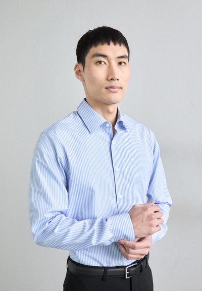 sandro STRIPES SHIRT - Button down-skjorte - ciel