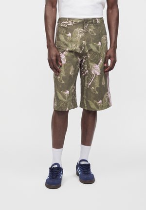 adidas Originals, AOP JORTS UNISEX - Short - multi-coloured/olive strata