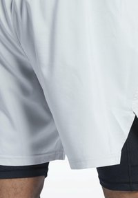 Reebok Sportovní kraťasy - off-white