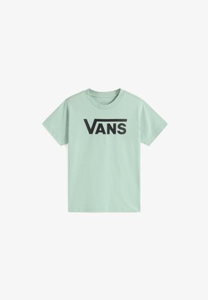 Camiseta verde clara de manga corta con el logo negro de "Vans" impreso en el pecho, con cuello redondo.