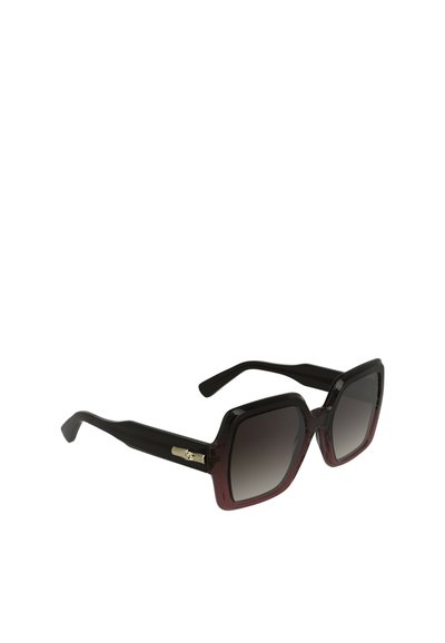 Quadratische Sonnenbrille mit einem dunklen burgunderfarbenen Rahmen in glänzender Ausführung und Verlaufsgläsern, akzentuiert durch goldene Beschläge an den Bügeln.