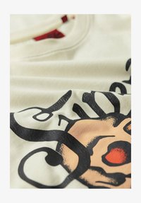 Geselecteerd, off white