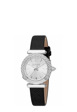 Zilverkleurig rond Just Cavalli horloge met kristallen accenten, gestructureerde lunette en zwarte leren band met reptielmotief.