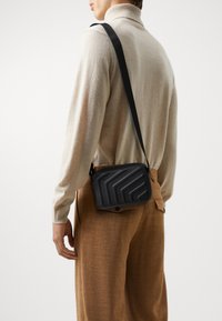 YOURTURN - UNISEX - Schoudertas - black Miniatuurafbeelding 1