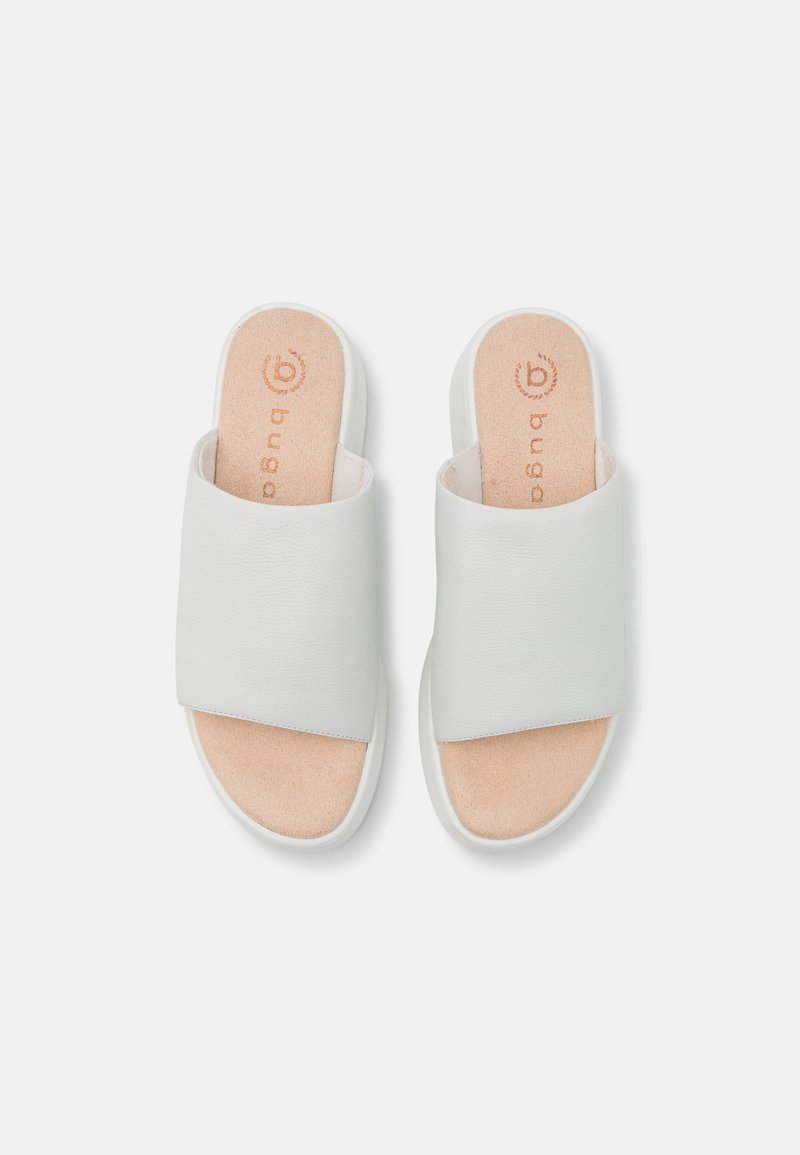 Damen Flache Pantoletten | Bugatti KYA Pantolette flach white/weiß - UH84732 Damen Flache Pantoletten | Bugatti KYA Pantolette flach white/weiß - UH84732