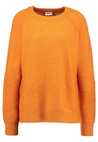 Oranžový pletený svetr s kulatým výstřihem, raglánovými rukávy a žebrovanými manžetami. Disponuje měkkou texturou a volným střihem s postranními rozparky.