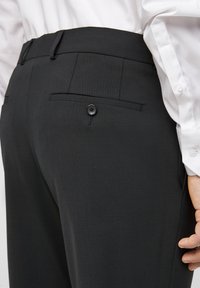 s.Oliver BLACK LABEL Kostymbyxor - black