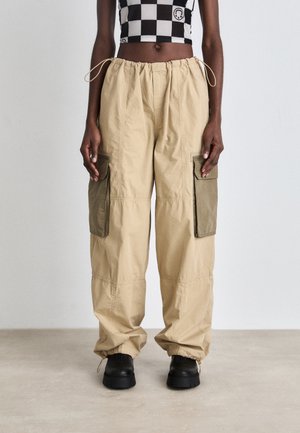 HAFISON - Cargo trousers - open beige