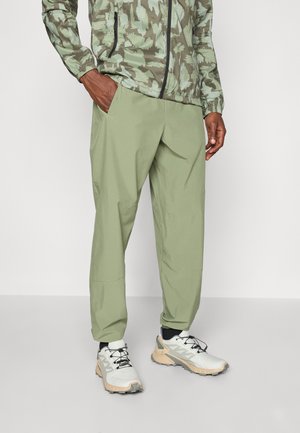 The North Face MOUNTAIN ATHLETICS WIND PANT - Outdoor trousers - bark mist