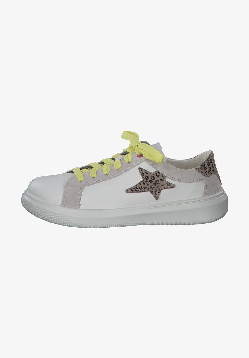 Weiße Leder Sneakers mit grauen Wildlederakzenten, gelben Schnürsenkeln und einem Leopardenmuster-Sternendetail an der Seite. Abgerundete Zehenpartie und Gummisohle.