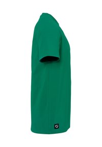 Grøn kortærmet t-shirt med klassisk rund hals, lavet af bomuld, med et lille sort logomærke nederst til venstre.