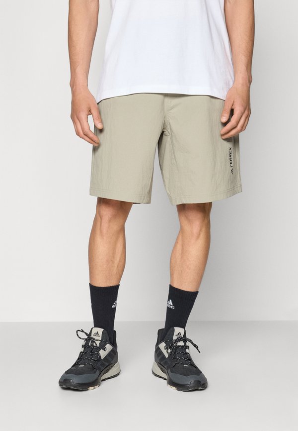 Outdoor shorts - putty beige