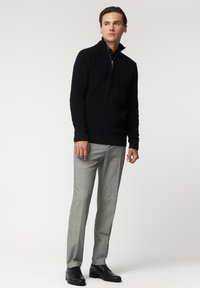 RYŁKO Stringate eleganti - black