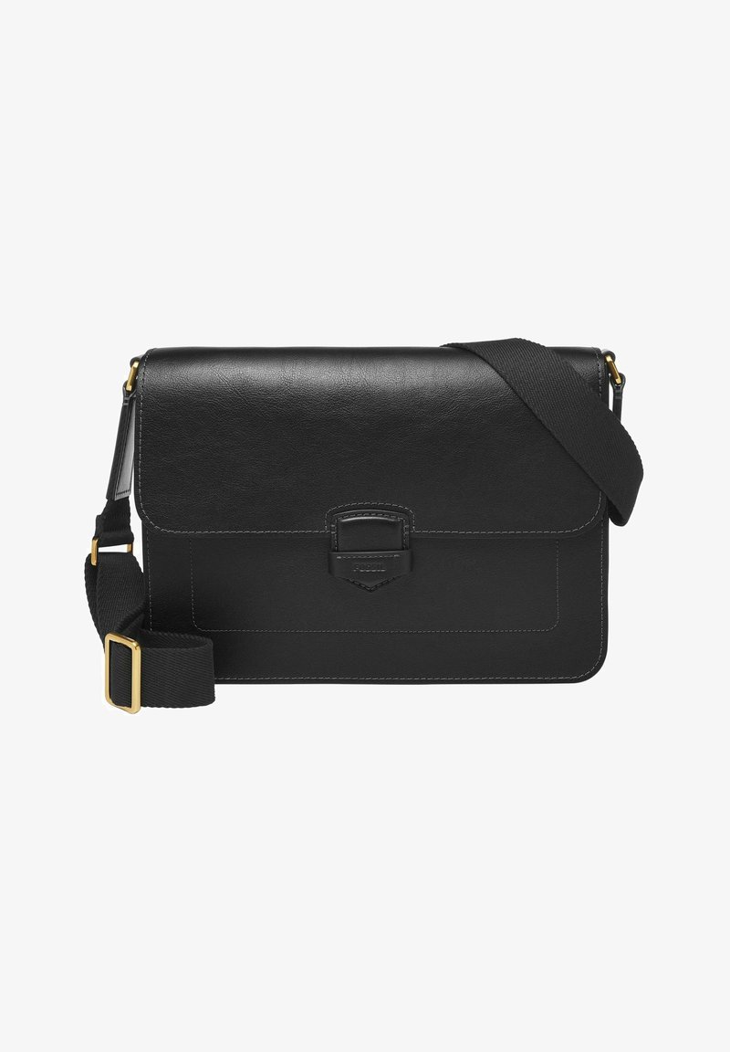 Sort læder messenger taske med flaplukning, justerbar rem og hvid syning. Har en forlommeslomme og guld hardware detaljer.