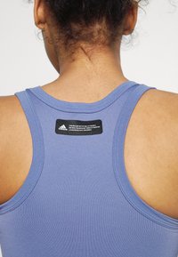 adidas Performance DESIGNED4TRAINING FORMOTION COMPRESSION - Sport-bh met medium support - orbit violet