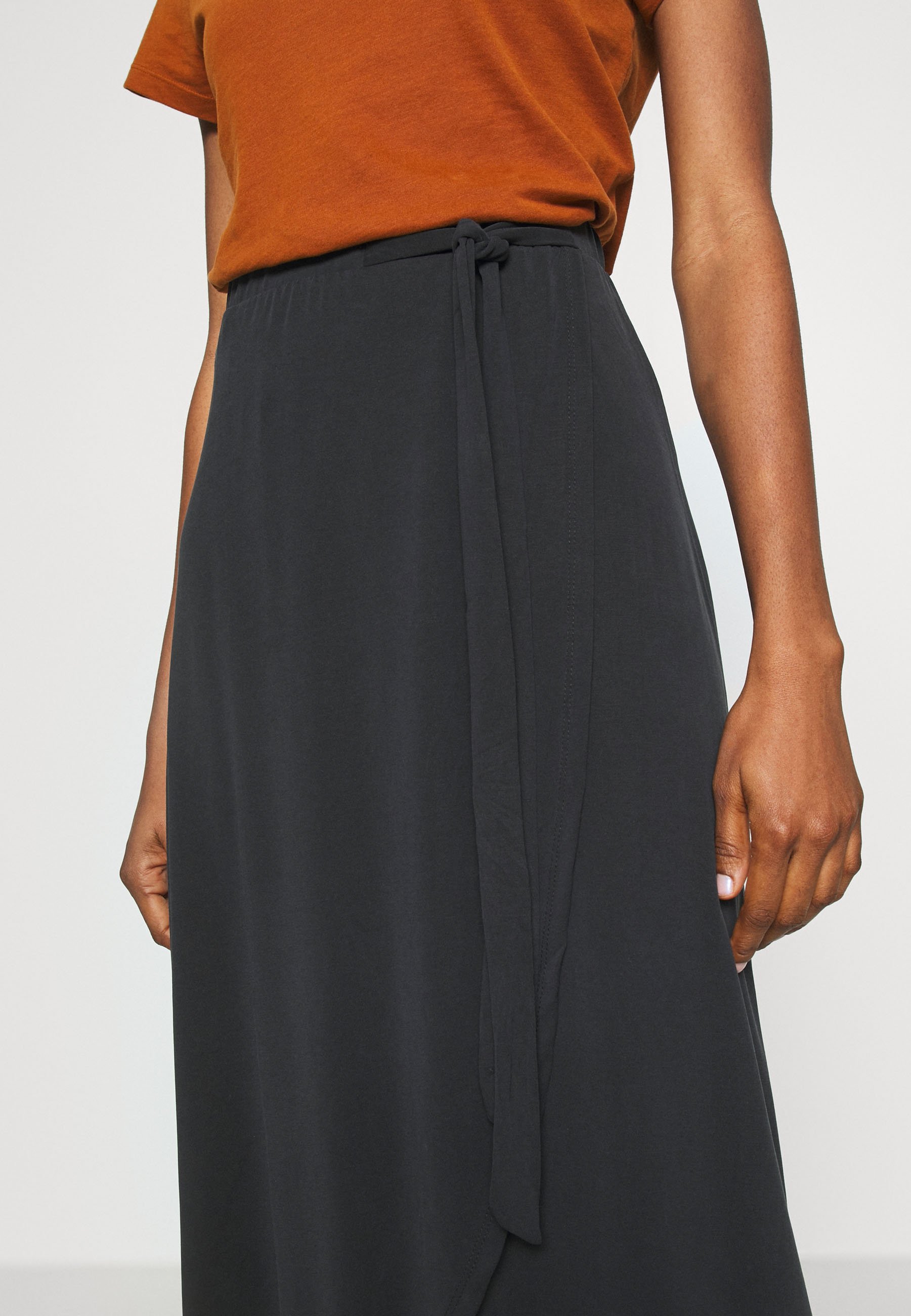 Object ANNIE Maxiskjørt blacksvart Zalando.no Object Petite OBJANNIE SKIRT PETIT - Maxiskjørt - black
