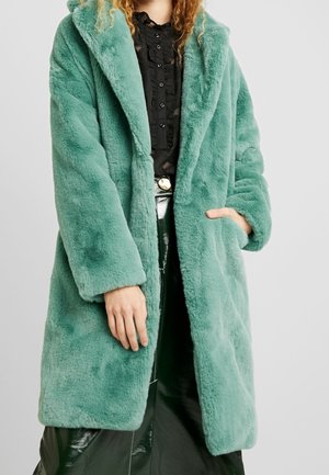 Abrigo de invierno - green