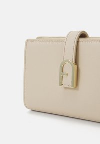Furla FLOW COMPACT WALLET - Novčanik - avena