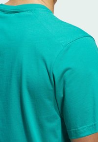 adidas Performance BASKETBALL - Camiseta básica - pure teal   black