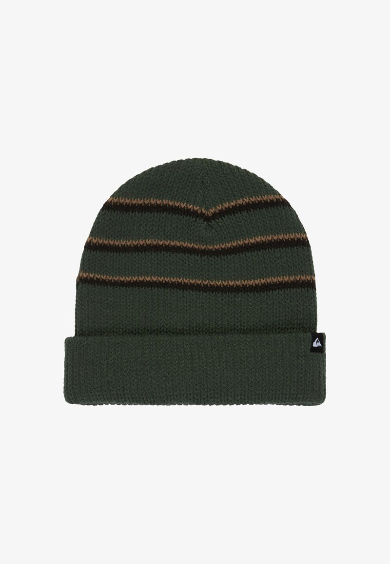 Berretto lavorato a maglia verde con texture a costine, caratterizzato da strisce orizzontali marroni e marrone scuro e un'etichetta nera del marchio sul risvolto.