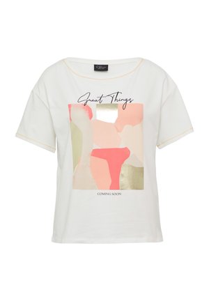 Witte katoenen t-shirt met korte mouwen, voorzien van een kleurrijke abstracte print in roze, groen en goud, met de tekst "Great Things" en "COMING SOON."