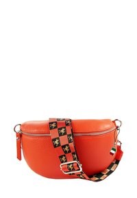 Rode leren handtas met een gestructureerde afwerking, ronde vorm, ritssluiting en een verstelbare strap met patroon, featuring zwarte vierkanten en gouden accenten.