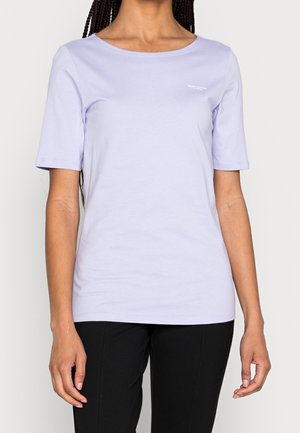 Lichtpaarse T-shirt met korte mouwen, gemaakt van glad katoen, met een ronde halslijn en een subtiel logo detail op de borst.