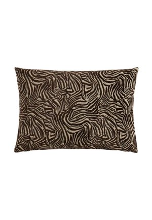 Rektangulær pude med et tekstureret stof med brune og beige abstrakte zebra-lignende striber mønster.