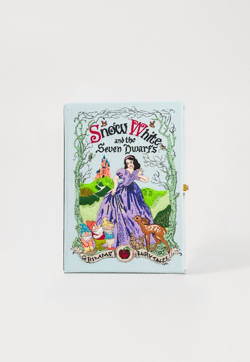 Obal knihy "Snehulienka a sedem trpaslíkov" obsahuje vyšívané postavy, svetlomodré pozadie, podrobné ilustrácie a žiarivé farby.