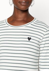 Kaffe LIDDY - Camisola de manga comprida - chalk/balsam green
