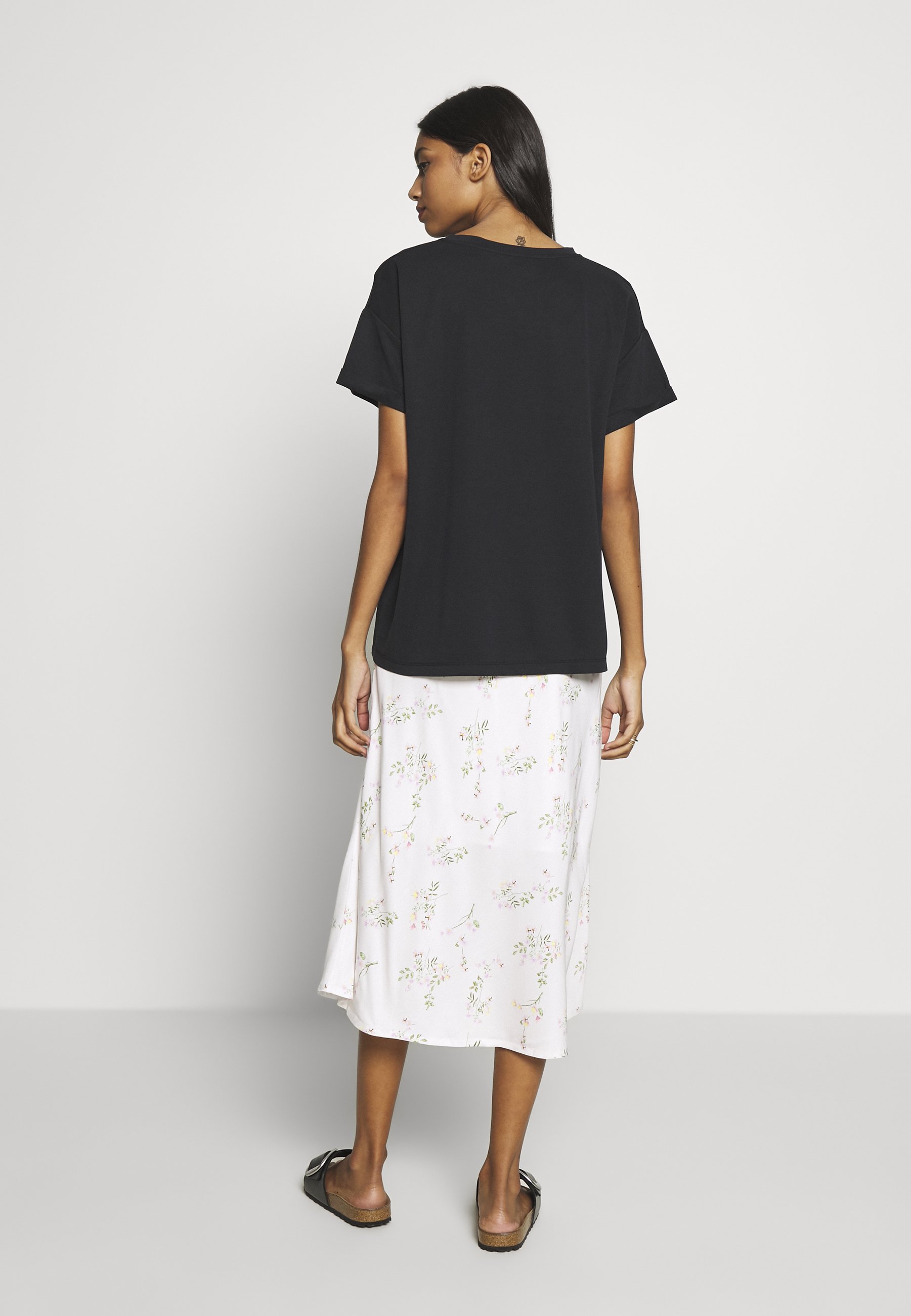 mbyM T shirts black Zalando.no mbyM ANTONI - Bluser - black