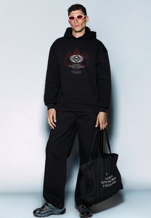 Tomorrowland Store, CARGO STAMP HOODIE MEN BLACK - Hoodie - black