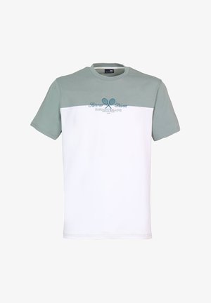 T-shirt met korte mouwen met een groen bovenpaneel en een witte onderkant. Voorzien van geborduurde tekst en tennisrackets. Gemaakt van katoenmengsel, gewone pasvorm.