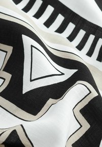 Next SPLICED LONGLINE KIMONO  - Plašt - black white brown geo