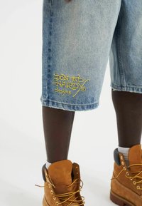 Ed Hardy MEDUSA DRAG SKATER - Farkkushortsit - bleach